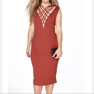 Plus Hollie Strappy Front Midi Dress- BOOHOO+